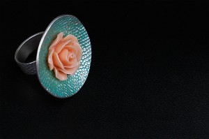 Art Clay Silver, patna and resin rose by Inge Verbruggen 